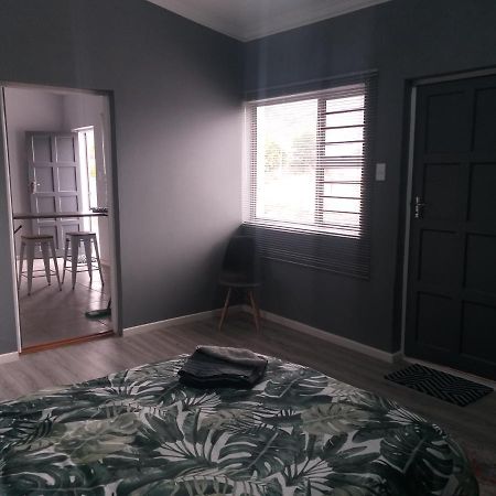 Tj Self-Catering Apartment Graaff Reinet Ngoại thất bức ảnh