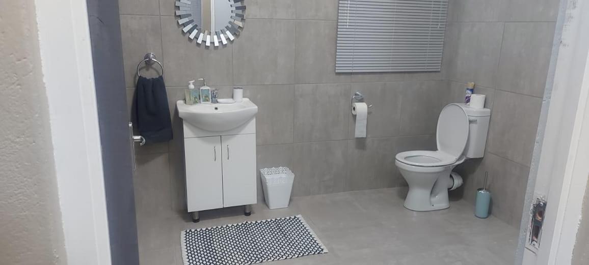 Tj Self-Catering Apartment Graaff Reinet Ngoại thất bức ảnh