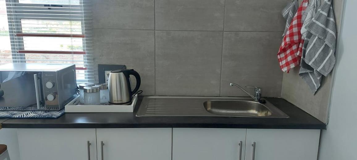 Tj Self-Catering Apartment Graaff Reinet Ngoại thất bức ảnh