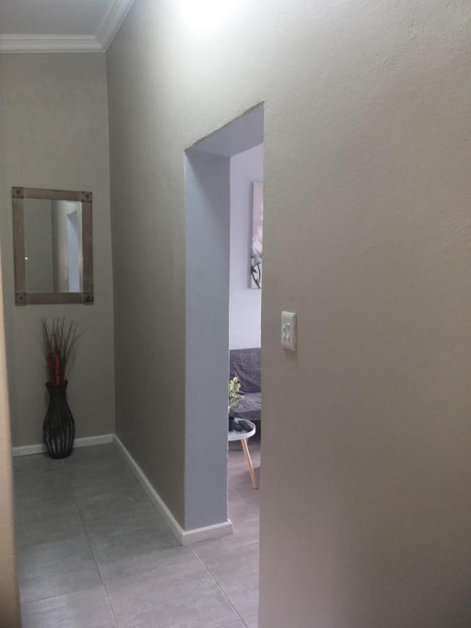 Tj Self-Catering Apartment Graaff Reinet Ngoại thất bức ảnh