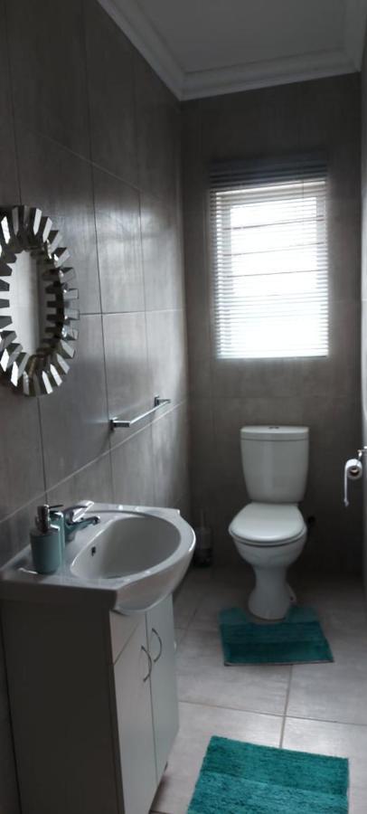 Tj Self-Catering Apartment Graaff Reinet Ngoại thất bức ảnh