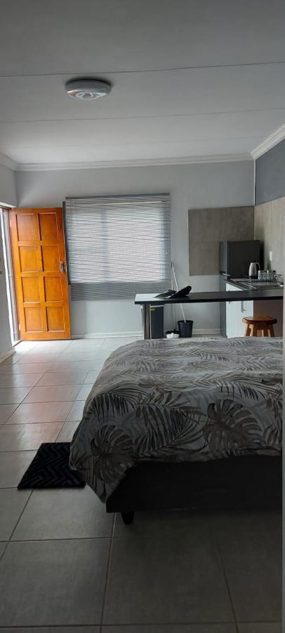 Tj Self-Catering Apartment Graaff Reinet Ngoại thất bức ảnh