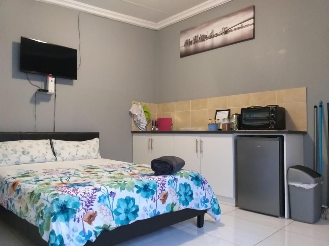 Tj Self-Catering Apartment Graaff Reinet Phòng bức ảnh